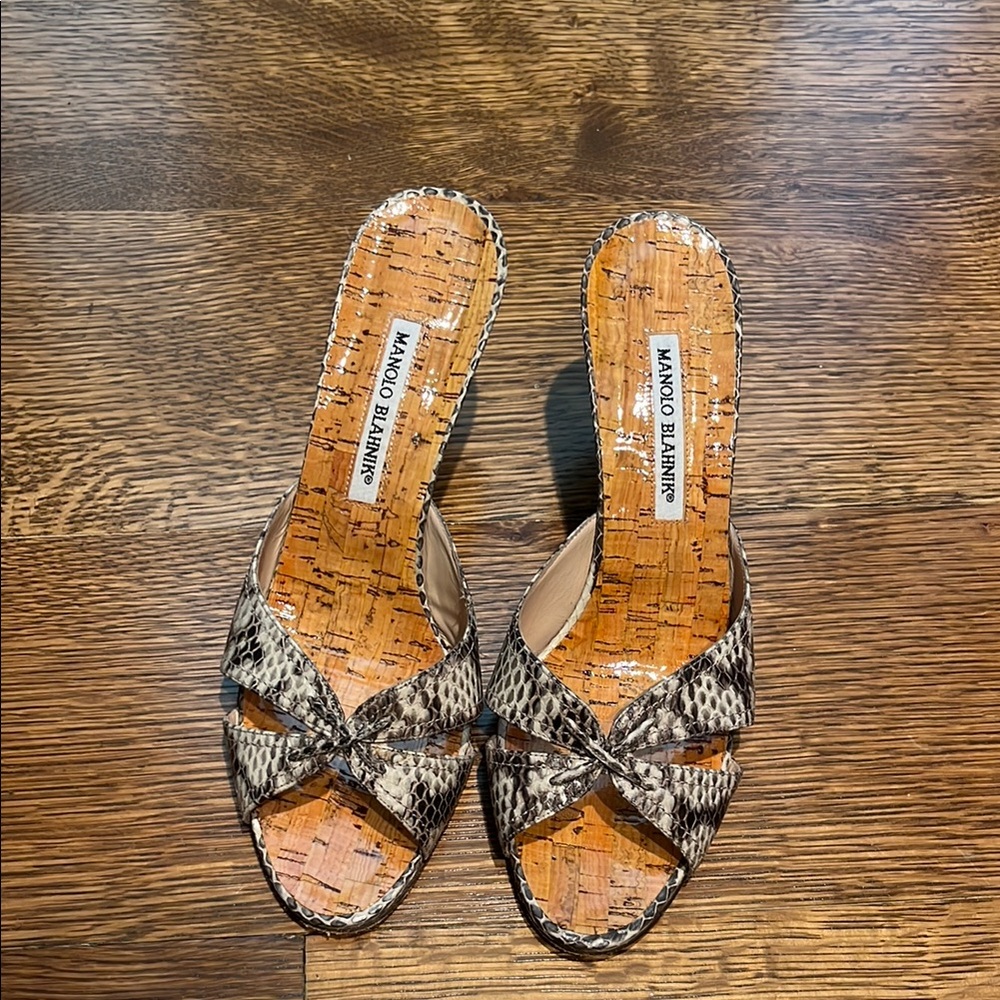 Manolo Blahnik Brown Tan Mules with Kitten Heel